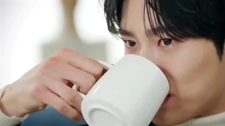 فکت : یه ایرانی حتی تو اوج گرما از چایی دست نمیکشه !