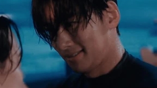 بزار موهاتو خشک کنم.!