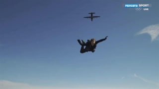 اجرای سرود آمریکا توسط H.E.R. و تحویل پرچم المپیک به تام کروز