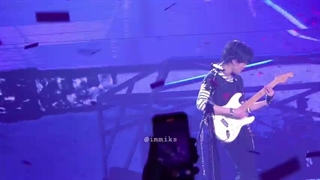 اجرای سولو استیج هان در یکی از کنسرت های جدید استری کیدز ( درخواستی )