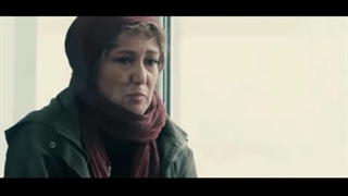 سکانس شعر خوانی پانته‌آ بهرام از سیاوش کسرایی که در فیلم خانه شیشه‌ای سانسور شد، و امیر پورکیان کارگردان فیلم انتشار داد+کپشن