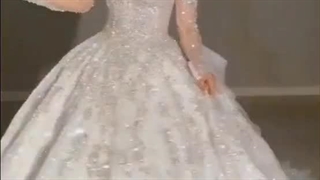 جیسو با لباس عروس