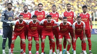 انتقاد مجری برنامه از نقل و انتقالات باشگاه پرسپولیس