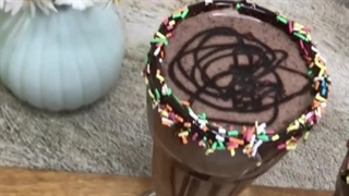 میلک شیک شکلاتی