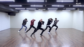  پرکتیس آهنگ PUMA در فستیوال 2021 GDA گروه تی اکس تی (TXT)