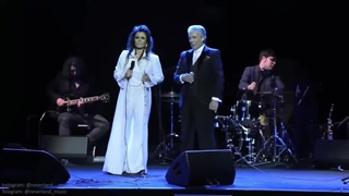 اجرای زنده بی نظیر یاسمین لوی به همراه فرامرز اصلانی - دیجی گیتار