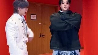 چالش work وویونگ و چانگبین استری کیدز