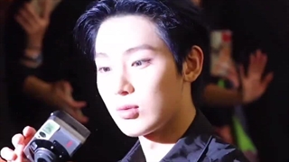 انهایپن جدی ' duomo square ' رو تبدیل به محل فن‌میتینگ کردن :)))