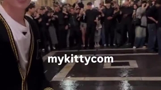 لبخند بزنید