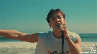 رسید روزی که ماه من متولد شد(کپشن مثل همیشه)