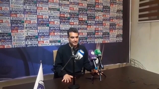 نظرمحمدی: از استادیوم ما ایراد می‌گیرند اما زمین آریو استاندارد نیست