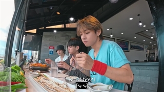 پشت صحنه شوی جیکوک "Are You Sure" در جزیره ججو.(مهمان افتخاری کیم‌تهیونگ) •°زیرنویس چسبیده