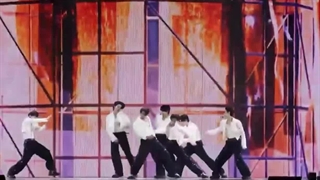 اجرایgiven takenاز انهاپین در روز اول کنسرتwalk the line