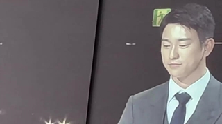 اجرای آهنگ Every Moment of You توسط جینیونگ در عروسی خواهرش