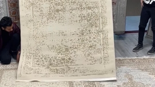 معرفی پرفروش‌ترین فرش مینیمال رنگ روشن در فروشگاه اینترنتی صفافرش