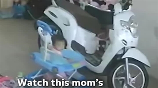 نجات جان فرزند نوزاد توسط مادرش . چقدر عجیبه 