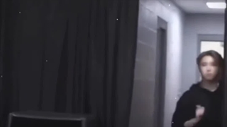 می خوام بخندونمت دلقک نیستم