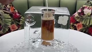 سرو آیس کافی تو دبی