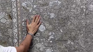 فرش وینتیج افشان نقره‌ای در فروشگاه اینترنتی صفافرش