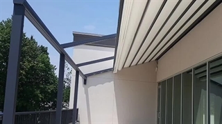 فروش و ساخت زیباترین سقف برقی تراس رستوران