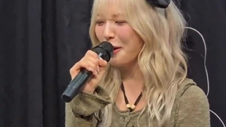 سوا توی یکی از فن ساینا گفته توی یکی از میوزیک شوها با کارینا و نینگ‌نینگ اسپا توی آسانسور بوده کپ