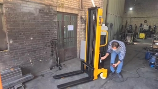 استاکر تلسکوپی برقی یک تن