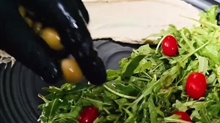 کافه باغ کاریز