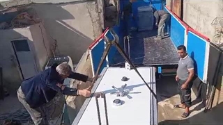 بارگیری گاوصندوق آسانسوری طلافروشی به مشتری / پاییز 1403