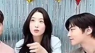 بدون هیچ حرفی شماهارو با این مومنت ها تنها میزارم..(بازیگرای خانواده انتخابی)