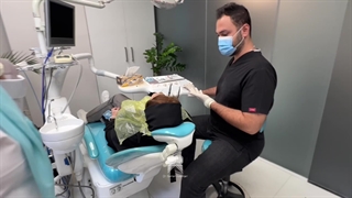 دکتر سامان کلانتری متخصص پروتز جراحی فک
