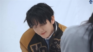 تماشای پشت‌صحنه‌ی فوتوشات atstar1 بکهیون با زیرنویس فارسی چسبیده