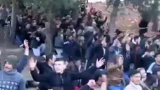 تسلیم شدن نظامیان و سربازان ارتش سوریه در جاده دمشق - حمص