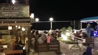 غذاهای دریایی و لذیذ در رستوران شب های طلایی