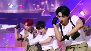 اجرای آهنگ Future Perfect (Pass the Mic) انهایپن در Music Bank