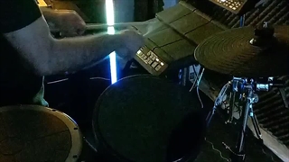 اجرای پرکاشن یاماها با موزیک بندری توسط حسن مهدوی سمپل درامز