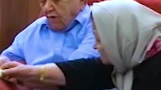 حضور رهبر معظم انقلاب در منزل شهید مسیحی آرمن آودیسیان. ۱۳۹۶/۱۰/۱۳