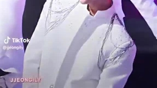 ولی هیونجین با موی کوتاه........