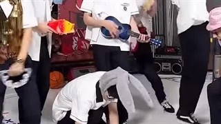 این به صورت تیزر برای لایوشون بود و کاملش همینه....درخواستی...