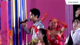 Apo Nattawin and Jeff Satur APT