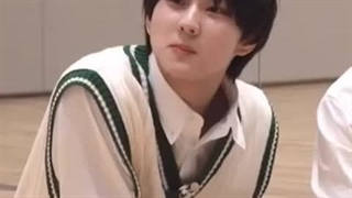 تیک تاکای خنده دار از انهایپن :Dفقط رقیب عشقیمو ببینید تو ویدیو دوم یعنی ممکنه بتونه سونگهون رو ازم بدزده؟!.....عرررررر