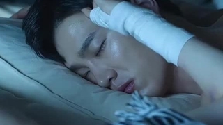 با اختلاف نگاه کردن کسی که دوسش داری وقتی خوابه؛قشنگترین کلیشه کیدراماست!