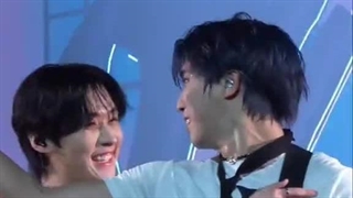 آنچه در کنسرت استری کیدز گذشت(: