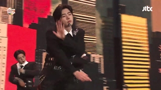 اجرای ”Intro + XO (Only If You Say Yes) + No Doubt + Moonstruck“ انهایپن در مراسم 39th Golden Disc Awards