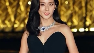 Jisoo با لباس جدیدش همه را شوکه کرد ۲۰۲۵