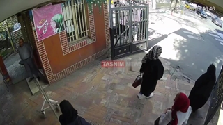 صحنه دلخراش سرقت دستبند از زن جوان