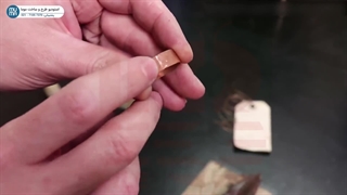 "آموزش مهر زنی: چگونه با تکنیک‌های جواهرسازی دستبندهای زیبا بسازیم"