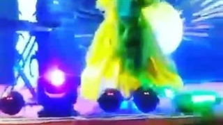 اجرای ناب رزیتا دغلاوی نژاد ملکه زیبایی کشورمان در برج میلاد تهران