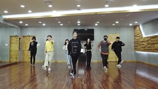 BBIBBI by iu/دنس پرکتیس