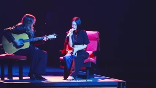 اجرای اهنگ twin جنی