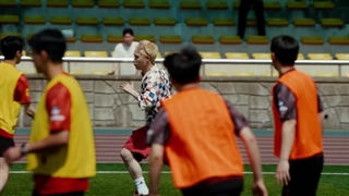 موزیک ویدئو جدید دی او به اسم !SING ALONG